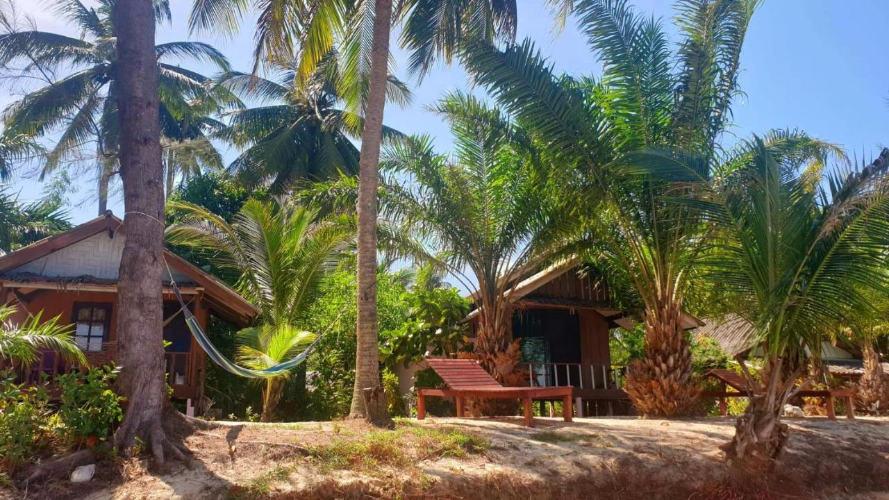 Sabai Sabai Beach Bungalows Koh Phayam Exteriör bild