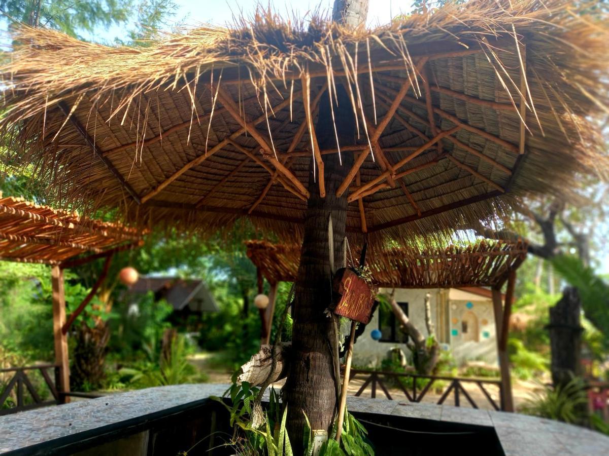 Sabai Sabai Beach Bungalows Koh Phayam Exteriör bild