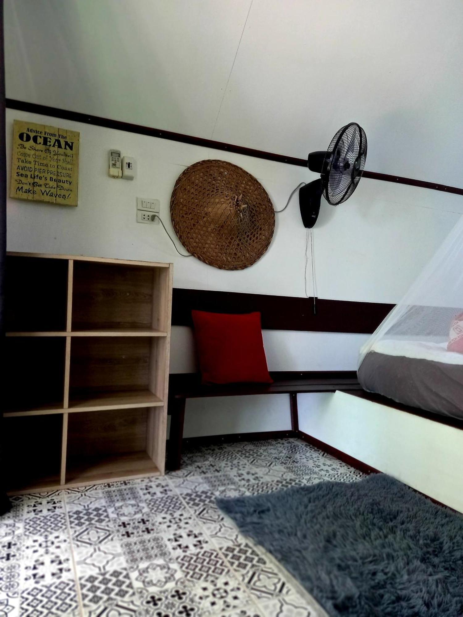 Sabai Sabai Beach Bungalows Koh Phayam Rum bild