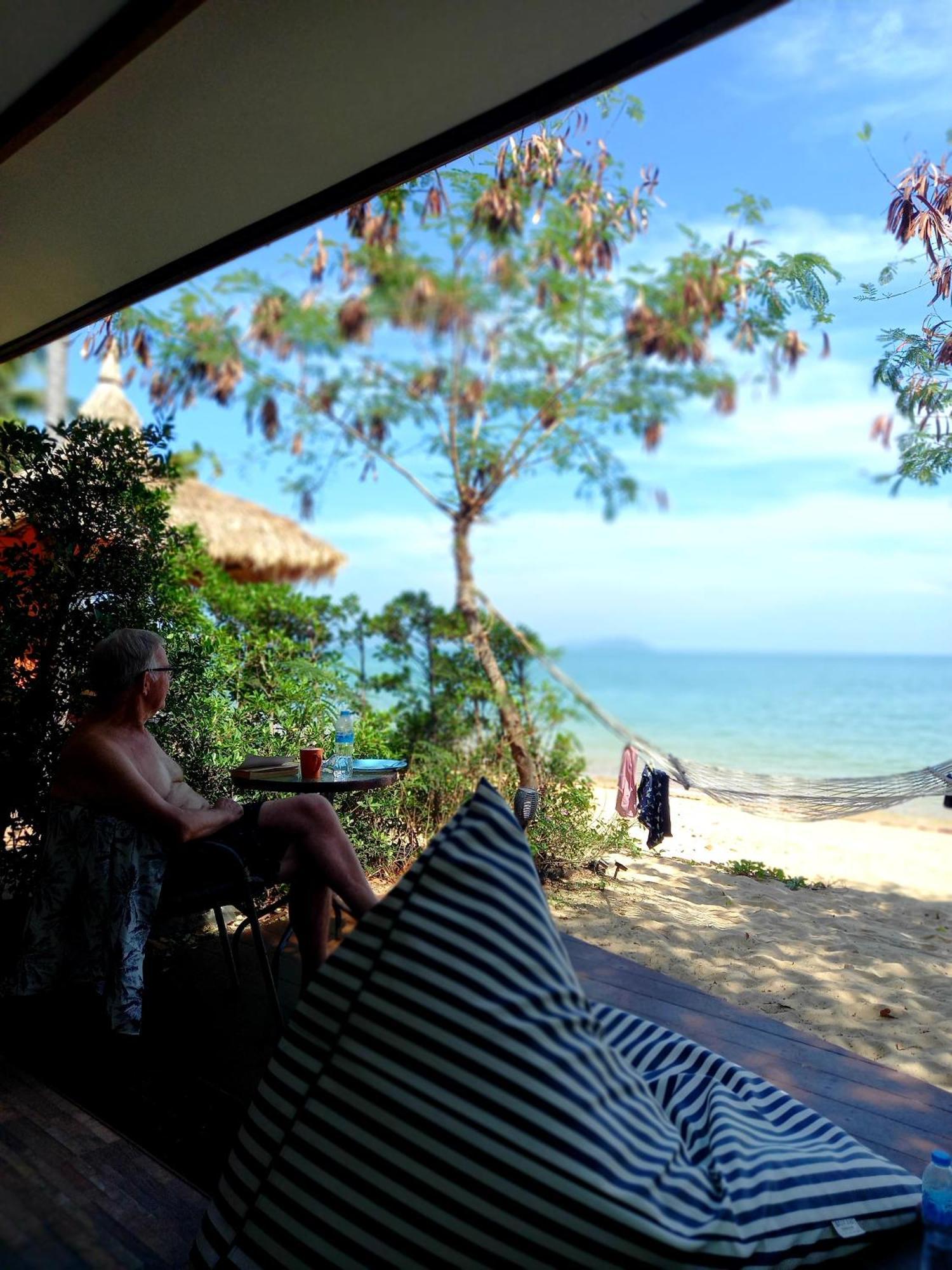 Sabai Sabai Beach Bungalows Koh Phayam Rum bild