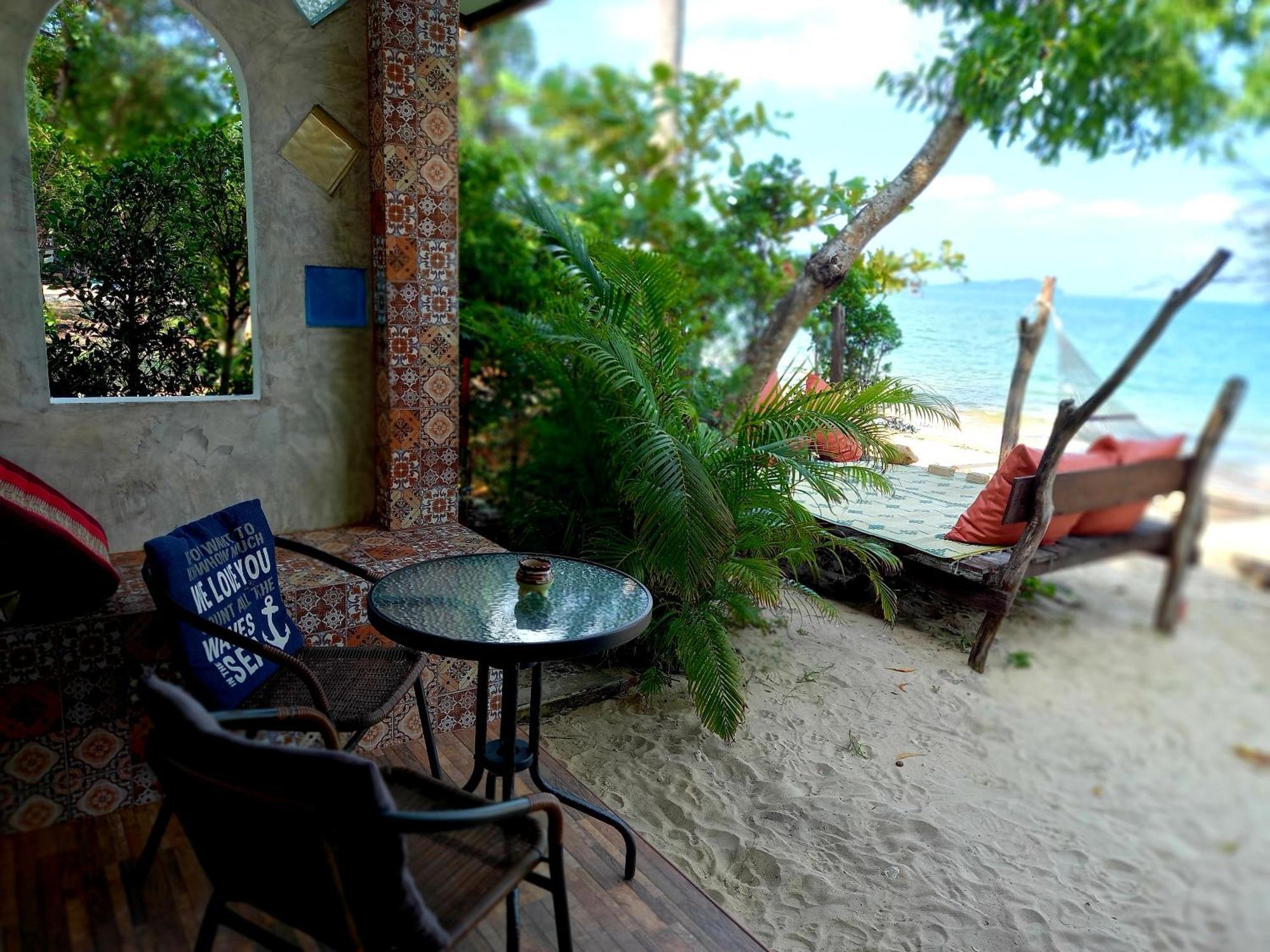 Sabai Sabai Beach Bungalows Koh Phayam Rum bild