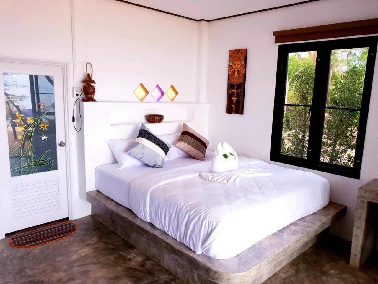 Sabai Sabai Beach Bungalows Koh Phayam Exteriör bild